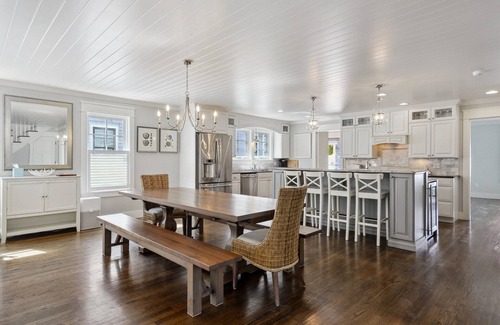 Narragansett Pier House | SUMMER SANCTUARY IN NARRAGANSETT PIER