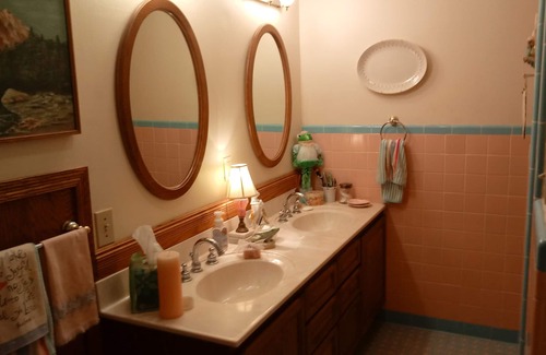 Louisville House | Summer Special! 3000 square ft Whole Home for $299! Great Views!