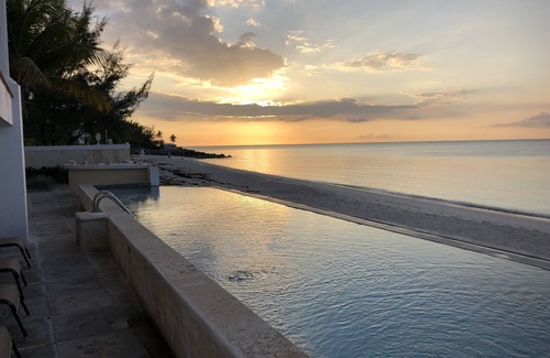 Nassau House | SUMMER SPECIAL! Beach front residence with Breathtaking Heated infinity pool