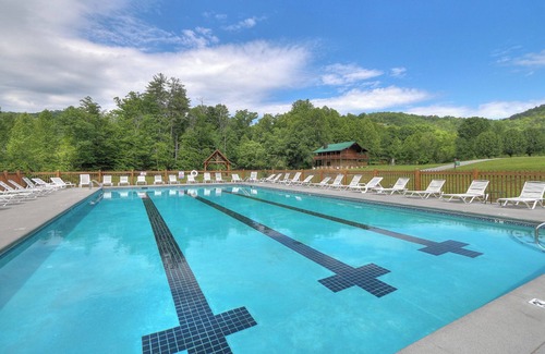 Gatlinburg - Pigeon Forge Cabin | SUMMER SPECIAL~Pet Friendly~ MTN.Views~ Hot tub-Cabin~Fast WIFI-Families~Games~