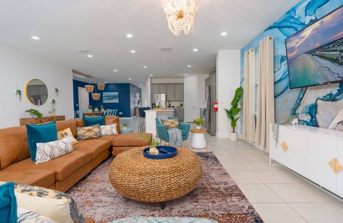 West Kissimmee House | Summer Stays Filling Fast! Seen on TV! Dogs OK