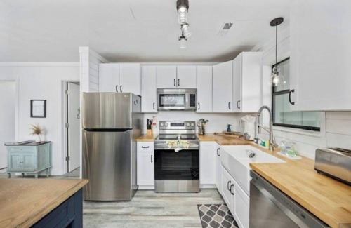 Crescent Beach Condo | Summer Times #7- 2BR/2BA- Pool- Walk to Beach