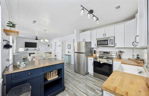 Crescent Beach Condo | Summer Times #7- 2BR/2BA- Pool- Walk to Beach