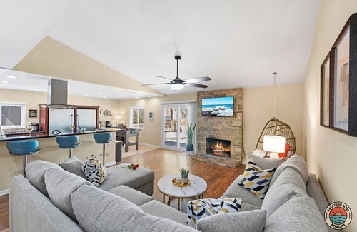 Ocean Hills House | Summer Vibes: Pool, Spa, Games & Gym by the Ocean!