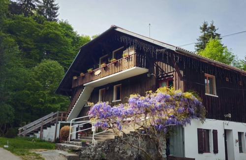 La Riviere-Enverse Apartment | Summer/winter rental, cosy apartment Haute-Savoie - peaceful location - friends/family