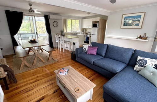 Venus Bay House | Summerhouse -an enchanting holiday rental nestled in the serene Venus Bay.