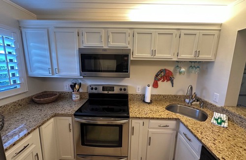 Crescent Beach Condo | Summerhouse Oceanview 2 Bedroom 2 Bath Flatt 142!