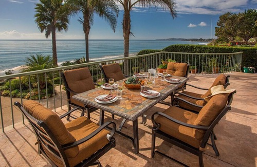 Summerland House | Summerland Beach Retreat - Fun in the Sun and on The Beach
