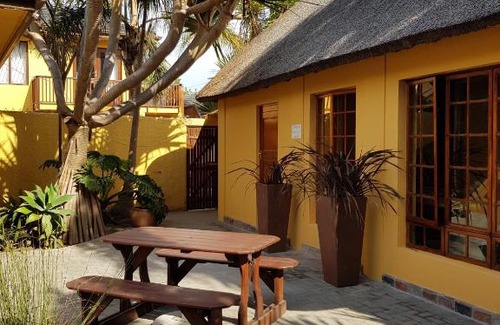 Pollok Beach House | Summerstrand Beach Lodge