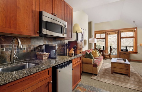 Snowmass Village Apartment | Summertime Sanctuary: Top-Floor Mountain Studio