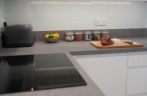 Oxford House | Summertown Oxford- Entire 4 bedroom home, sleeps up to 10- 10 mins to city centre