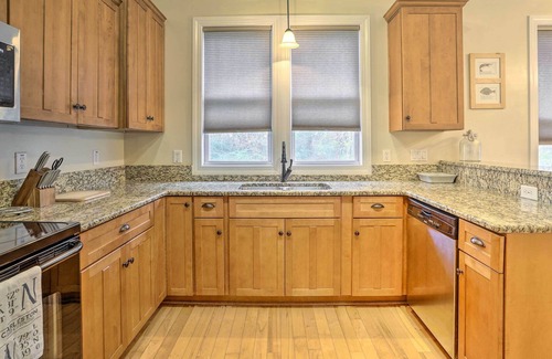 Lincolnville House | Summerville Townhome Near Rosebrock Park