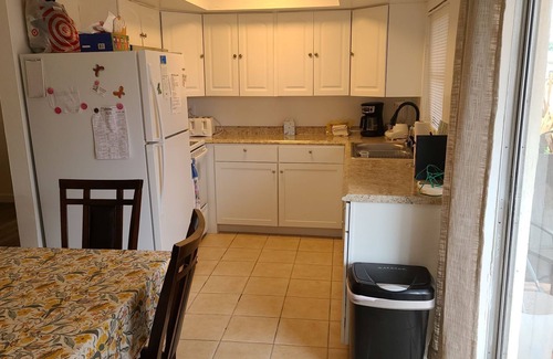 Iona Apartment | Summerwinds Ct Cul De Sac Bside Duplex a few miles from Ft Myers Beach & Sanibel