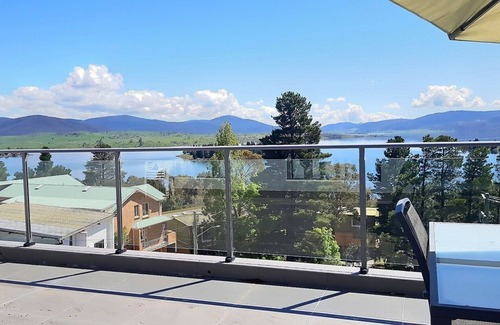 Jindabyne Apartment | Summit 14 - Impressive apartment with breathtaking views