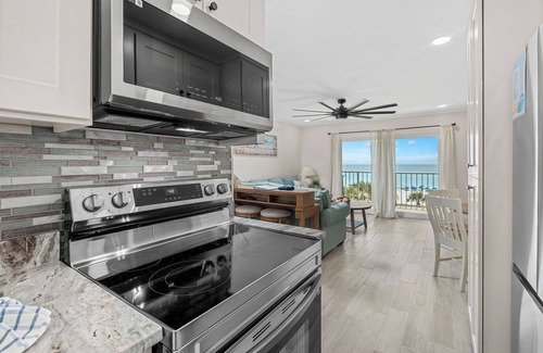 Panama City Beach Condo | Summit 422 1 Bedroom 1.5 Bathrooms Sleeps 6