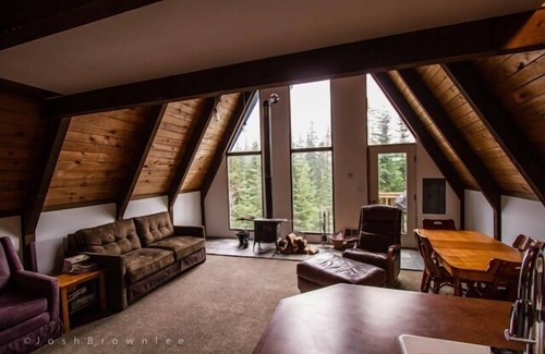 Snoqualmie Pass Cabin | Summit at Snoqualmie A-frame Cabin at Summit Central