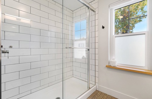 Mount Shasta Hotel | Summit Lofts, Mt Shasta, 2 Queen Beds #209