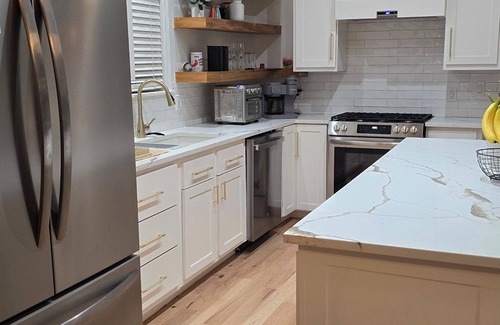 Broken Arrow House | Summit Nocturne – Where Nightlife Meets Retreat