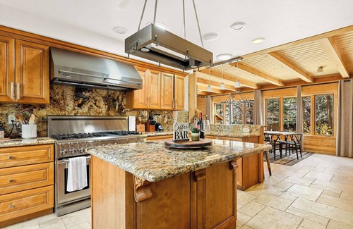 Summit Estates Cabin | Summit Pine Lodge – 2 Minutes to Snow Summit!