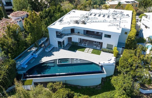 Bel Air House | Summit Serenity: Modern Luxury