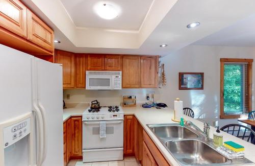 North Troy Apartment | Summit Solitude