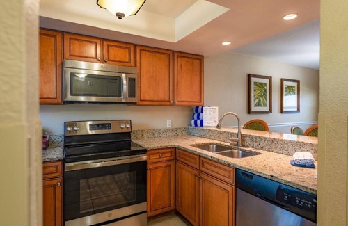 Kissimmee Resort | Sun and Fun! Relax with Pools, Waterslides and Disney World Just Minutes Away