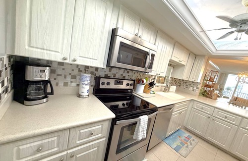 South Island Condo | Sun Caper #208 - "Sunset Siesta" 7930 Estero Blvd