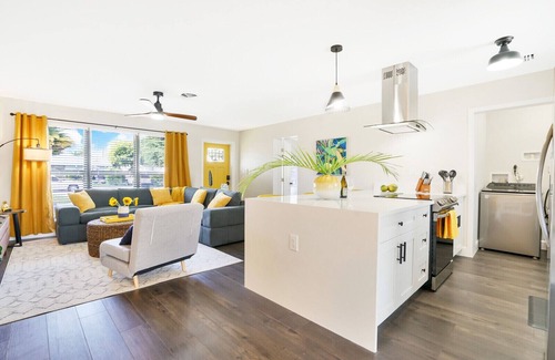 Deerfield Beach House | Sun Casita ☀️ Heated Pool & Putting Green - 6 min to Beach