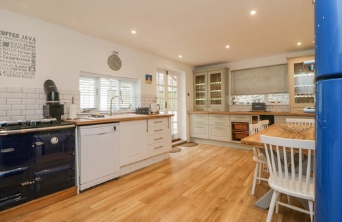 Looe Cottage | SUN COTTAGE, family friendly, character holiday cottage in Looe