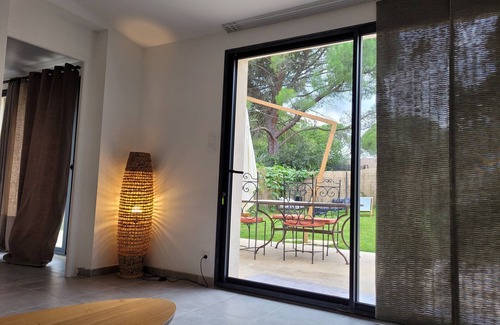 Uzes House | sun cottage