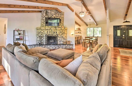 Pollock Pines Cabin | Sun-Dappled Cabin w/ Deck, Fire Pit & Kayaks!