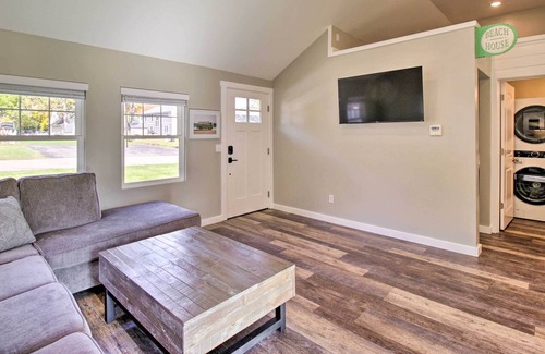 Holland Cottage | Sun-Dappled Holland Retreat - Walk to Water Access