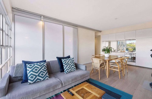 Darlinghurst Apartment | Sun Drenched Apartment in Darlinghurst