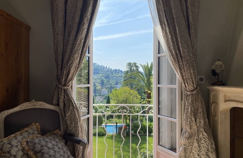 Grasse Villa | SUN DRENCHED LUXURY VILLA ON THE CÔTE D'AZUR with pool, bar, bbq area, AC, & gym