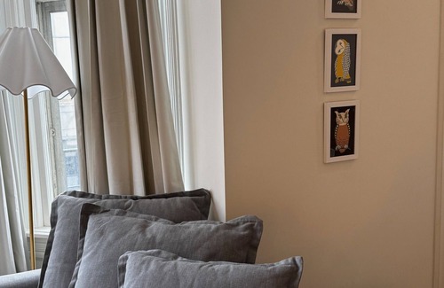 Decorah Apartment | Sun-Filled 1 Bedroom Overlooking Water Street - No Cleaning Fee