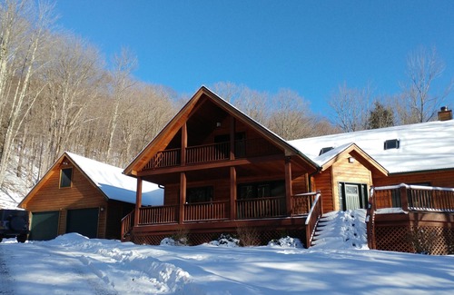 Roscoe Cabin | Sun filled cabin a short walk to the BeaverKill River