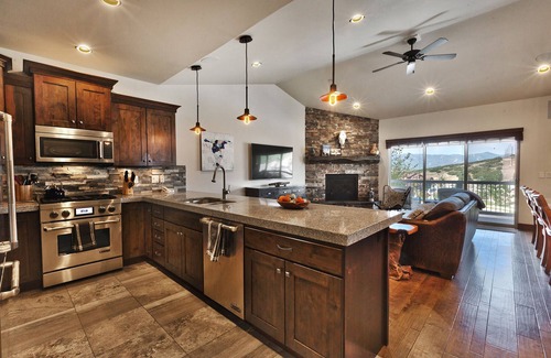 Park City House | Sun-filled Townhouse with Mountain Views!