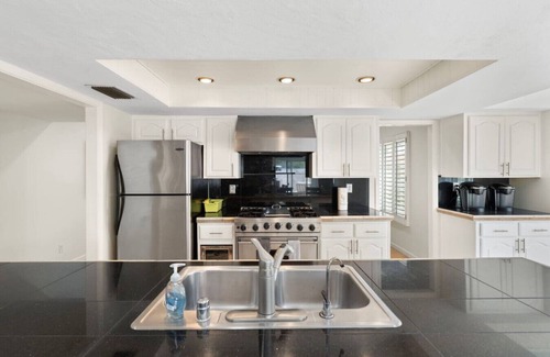 The Lakes House | Sun, Fun & a Tempe Tan Home