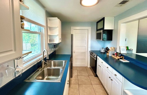 St. Augustine Cottage | Sun & Fun @ Can't Be Beat Beachfront Location!