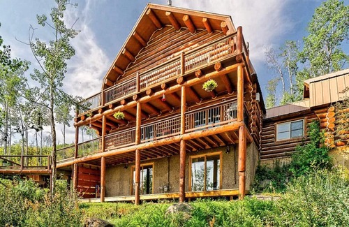 Glenwood Springs House | Sun King Chalet | Sunlight Ski, Hot Tub, Lg. Deck