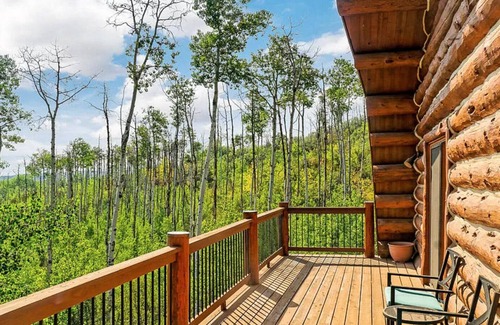 Glenwood Springs House | Sun King Chalet | Sunlight Ski, Hot Tub, Lg. Deck