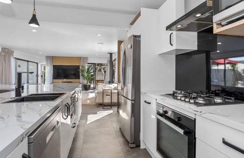Mangawhai Heads House | Sun Kissed Pool Villa - Mangawhai Holiday Home