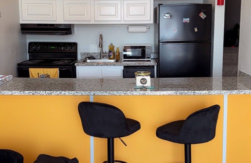 Galveston Apartment | Sun-Kissed Stays☀️