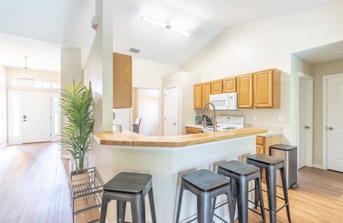 Diplomat House | Sun N Fun! Heated Pool & Game Room