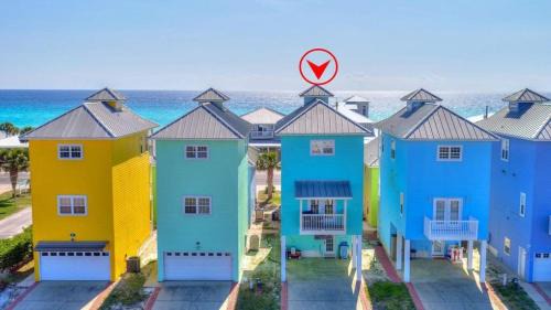 Lullwater Beach House | Sun Of A Beach - Beautiful Home Next To Pier Park - Swimming Pool!