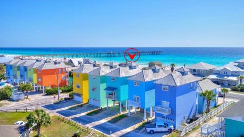 Lullwater Beach House | Sun Of A Beach - Beautiful Home Next To Pier Park - Swimming Pool!