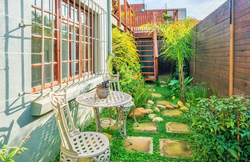 Green Point Apartment | Sun & Sea in a Gorgeous, Green Hideout on the Atlantic Seaboard