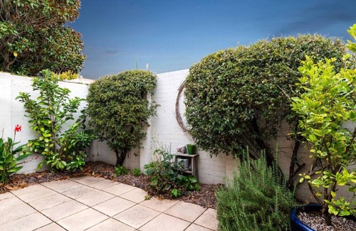 Richmond House | Sun-Soaked Sanctuary in the heart of Richmond