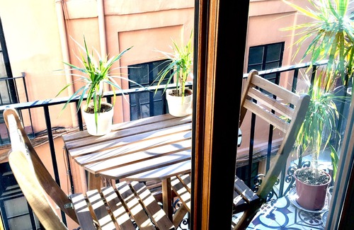 Ciutat Vella Apartment | Sun Studio @ Valencia - Excellent - with Balcony :) City Center