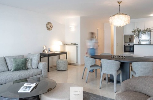Knokke Apartment | Sun Terrace Floor, spacious and private parking